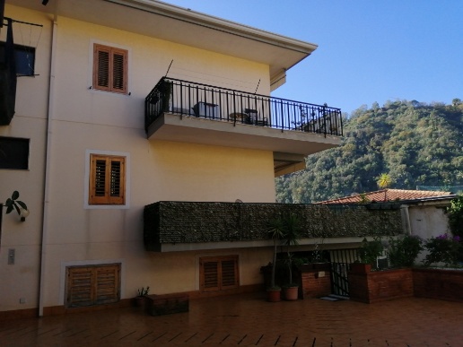 appartamento in vendita ad Acireale in zona Santa Tecla