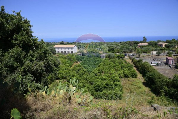 terreno agricolo in vendita ad Acireale in zona Pennisi