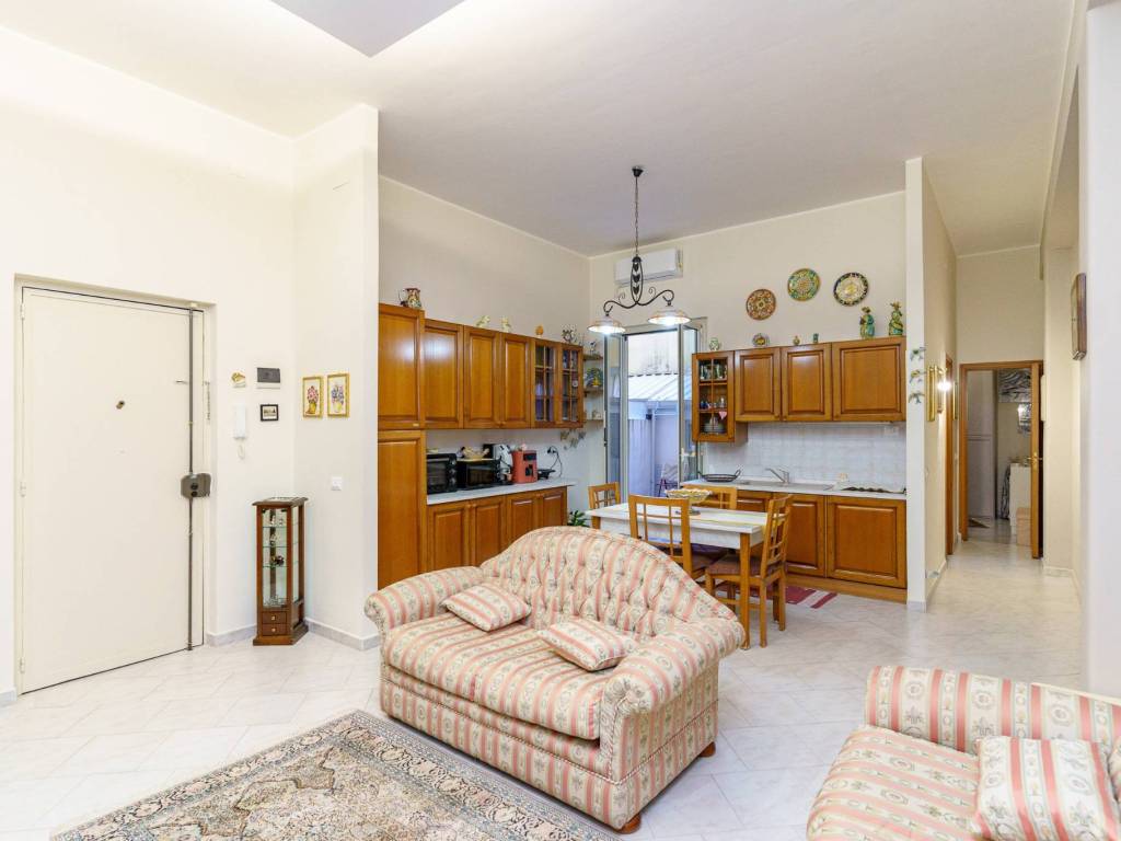 appartamento in vendita ad Acireale in zona Centro Storico