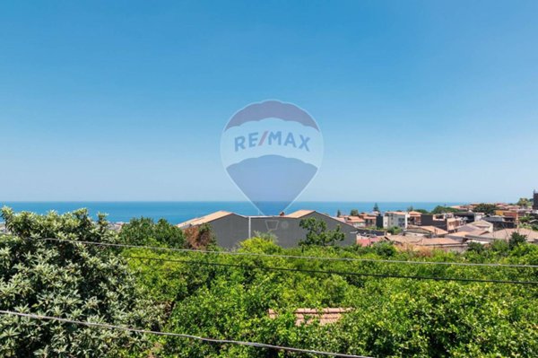 casa indipendente in vendita ad Acireale