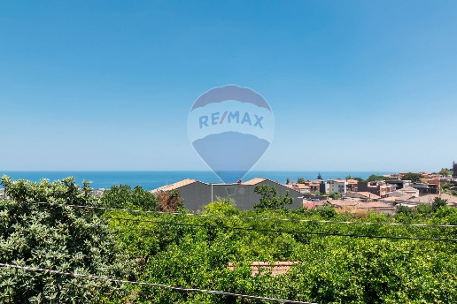 casa indipendente in vendita ad Acireale