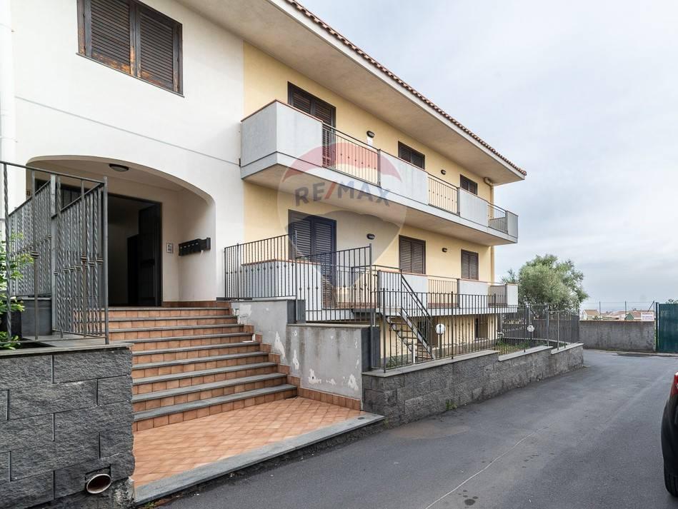 appartamento in vendita ad Acireale in zona Pozzillo