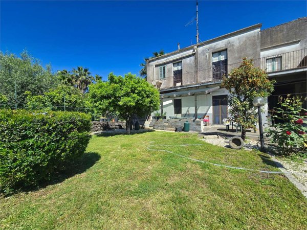casa indipendente in vendita ad Acireale in zona Guardia