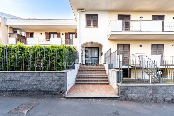 appartamento in vendita ad Acireale in zona Pozzillo