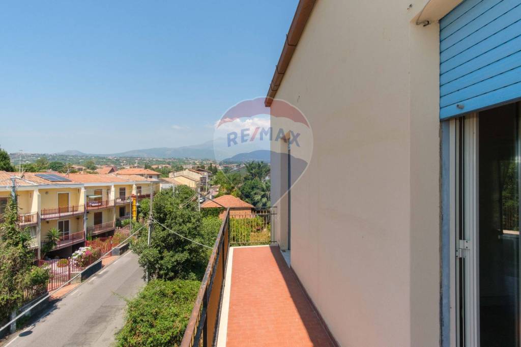 appartamento in vendita ad Acireale in zona Stazzo