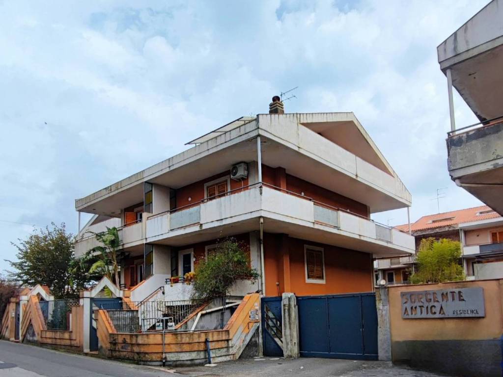 casa indipendente in vendita ad Acireale in zona Piano d'Api