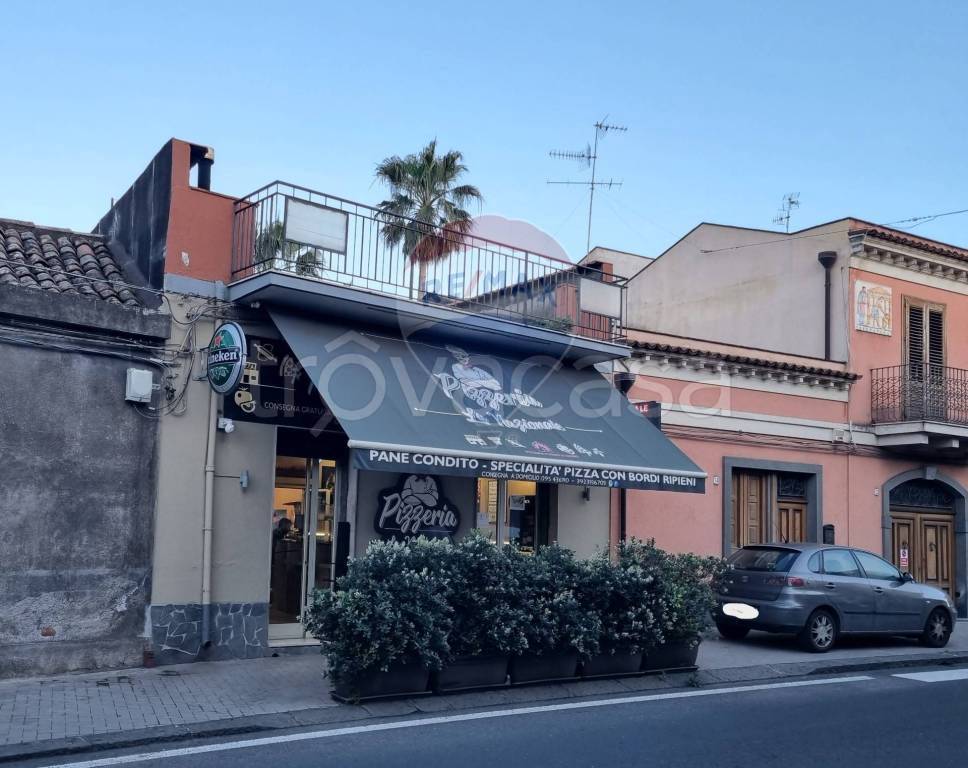 negozio in vendita ad Acireale in zona Mangano