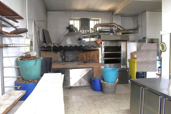 locale commerciale in vendita ad Acireale
