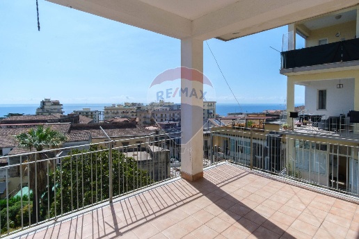 appartamento in vendita ad Acireale in zona Centro Storico