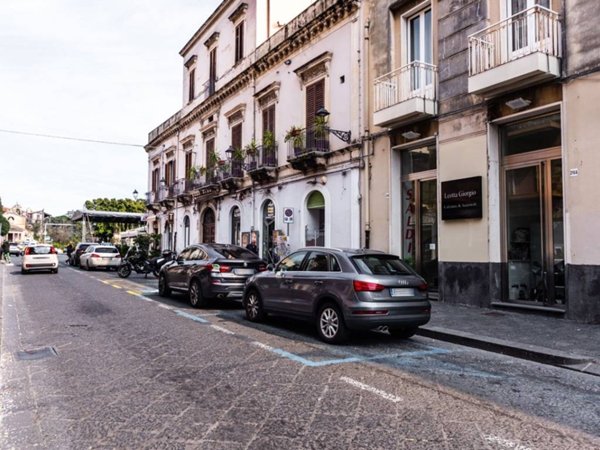 negozio in vendita ad Acireale in zona San Cosmo