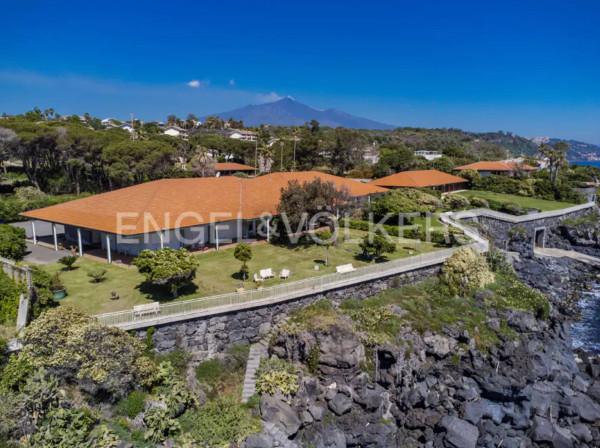 casa indipendente in vendita ad Acireale in zona Capo Mulini