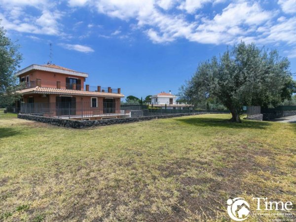 casa indipendente in vendita ad Acireale in zona Mangano