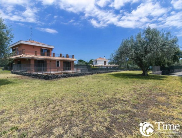 casa indipendente in vendita ad Acireale in zona Balatelle