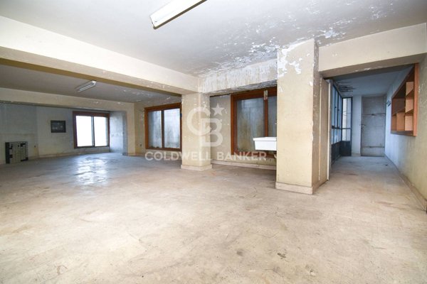 locale commerciale in vendita ad Acireale