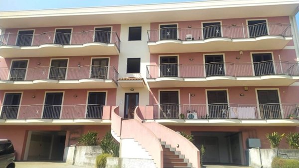 appartamento in vendita ad Acireale in zona Pennisi