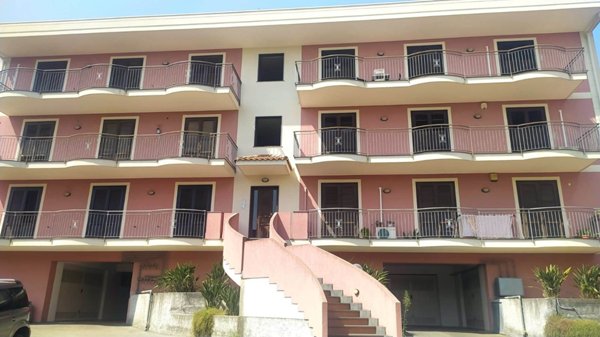 appartamento in vendita ad Acireale in zona Pennisi