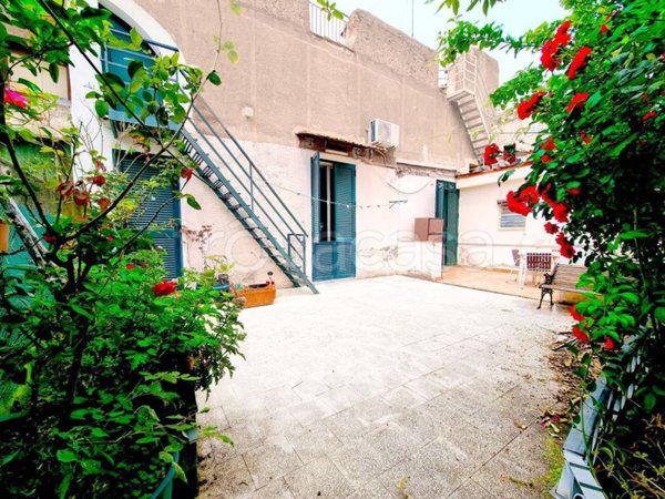 casa indipendente in vendita ad Acireale in zona Centro Storico