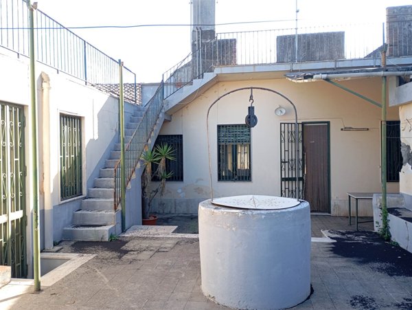 casa indipendente in vendita ad Acireale in zona Scillichenti