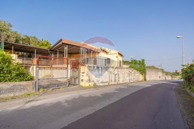 locale commerciale in vendita ad Acireale in zona Pozzillo