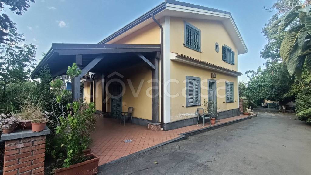 casa indipendente in vendita ad Acireale in zona Guardia