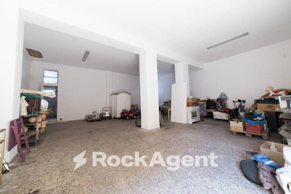 negozio in vendita ad Acireale in zona Centro Storico