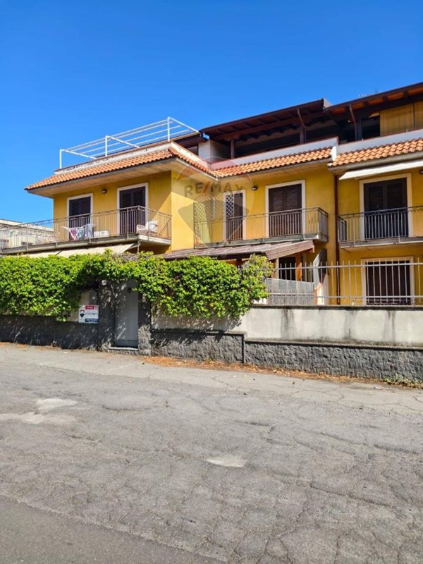 appartamento in vendita ad Acireale in zona Stazzo