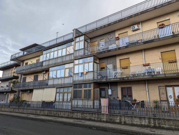 appartamento in vendita ad Acireale in zona Aci Platani