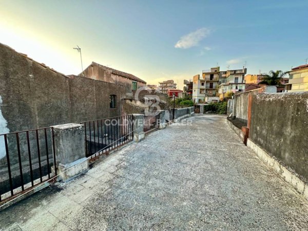 casa indipendente in vendita ad Acireale in zona San Giovanni