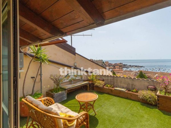 casa indipendente in vendita ad Acireale in zona Santa Caterina