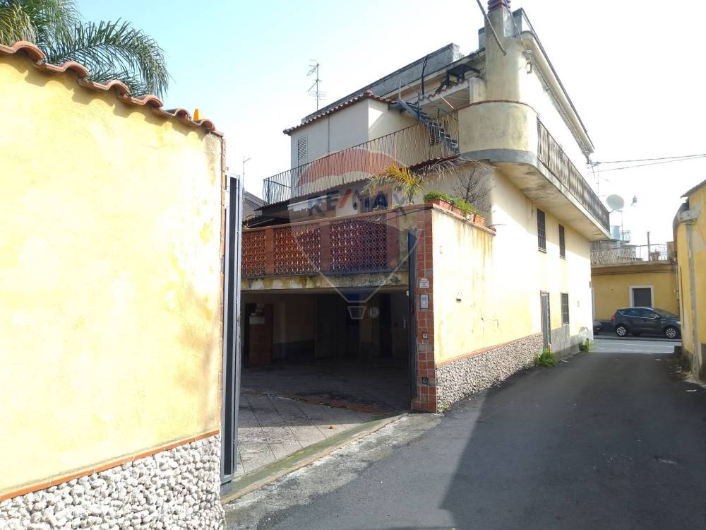 casa indipendente in vendita ad Acireale in zona Mangano