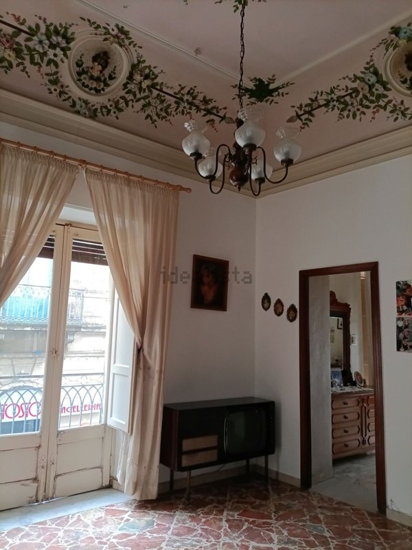 appartamento in vendita ad Acireale in zona Aci Platani