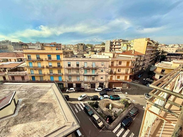 appartamento in vendita ad Acireale in zona Centro Storico