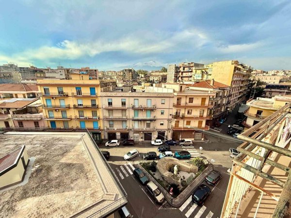 appartamento in vendita ad Acireale in zona Centro Storico