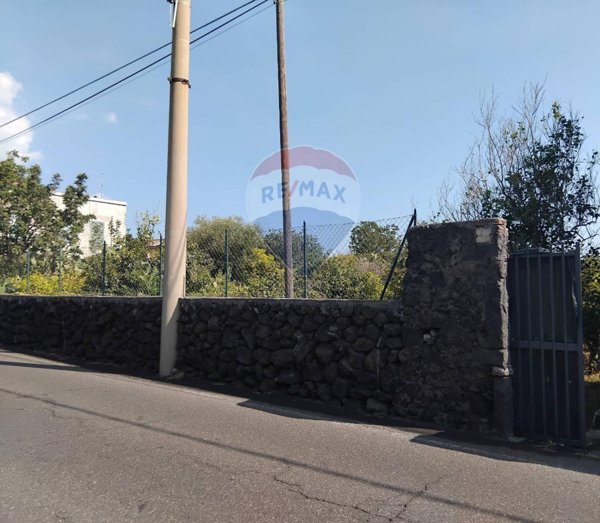 terreno agricolo in vendita ad Acireale in zona Stazzo