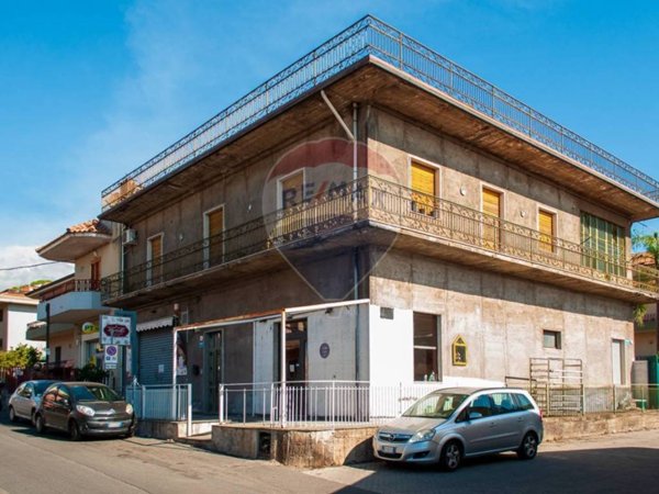 casa indipendente in vendita ad Acireale