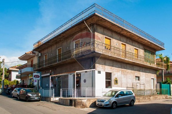 casa indipendente in vendita ad Acireale