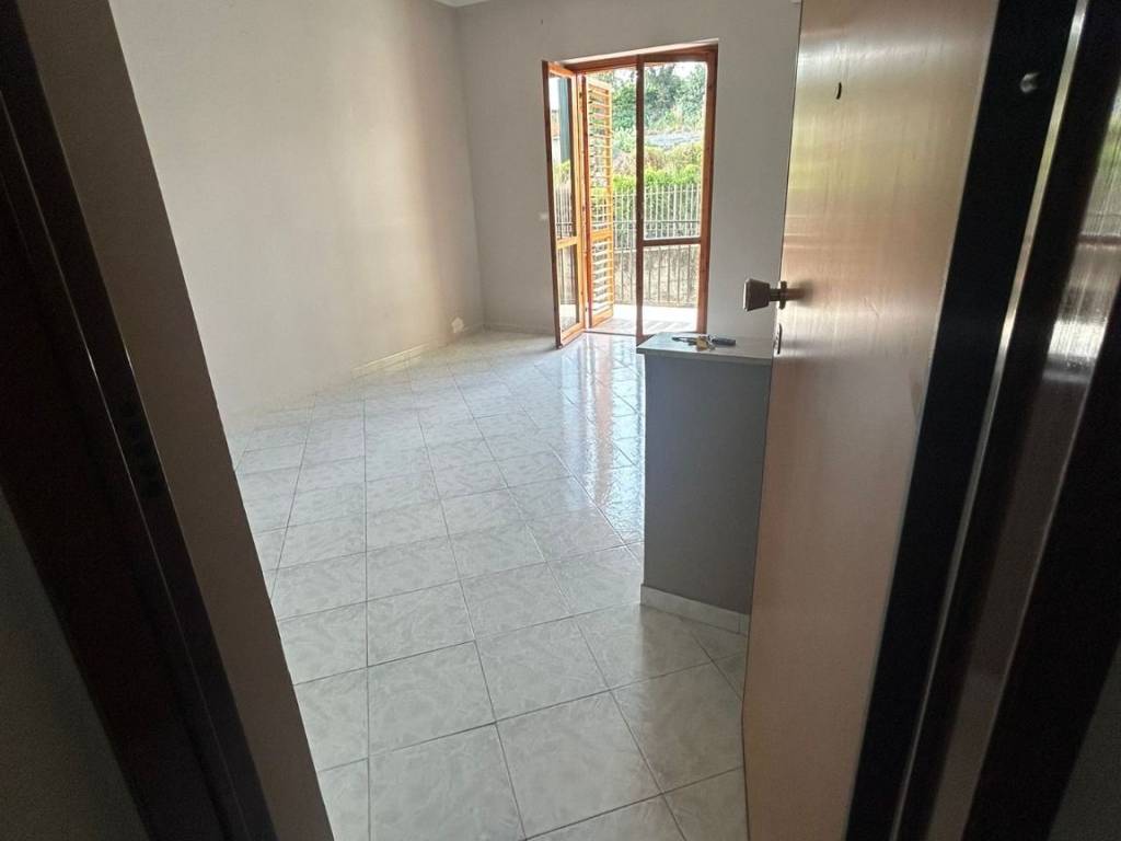 appartamento in vendita ad Acireale in zona Aci Platani