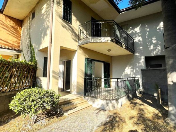 casa indipendente in vendita ad Acireale in zona Santa Caterina