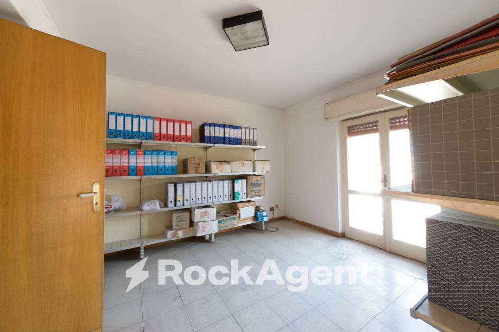 locale commerciale in vendita ad Acireale in zona Centro Storico