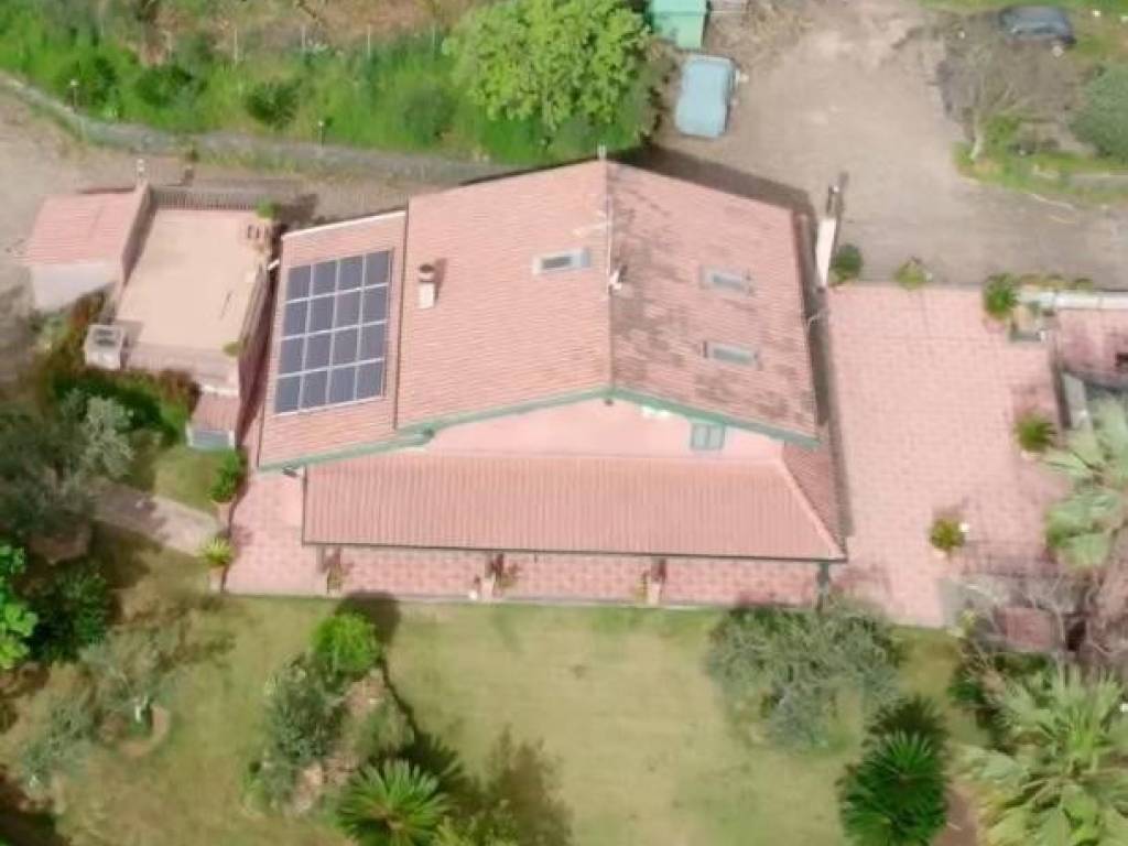 casa indipendente in vendita ad Acireale in zona Pennisi