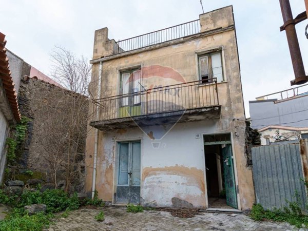 casa indipendente in vendita ad Acireale in zona Centro Storico