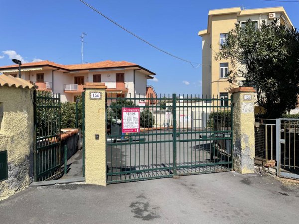 appartamento in vendita ad Acireale in zona Stazzo