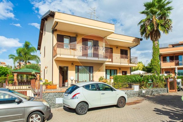 casa indipendente in vendita ad Acireale