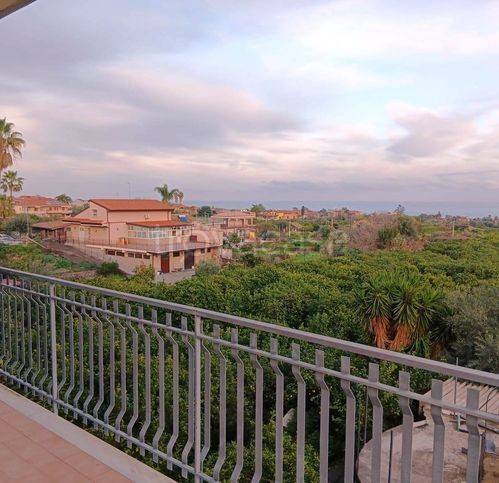 appartamento in vendita ad Acireale