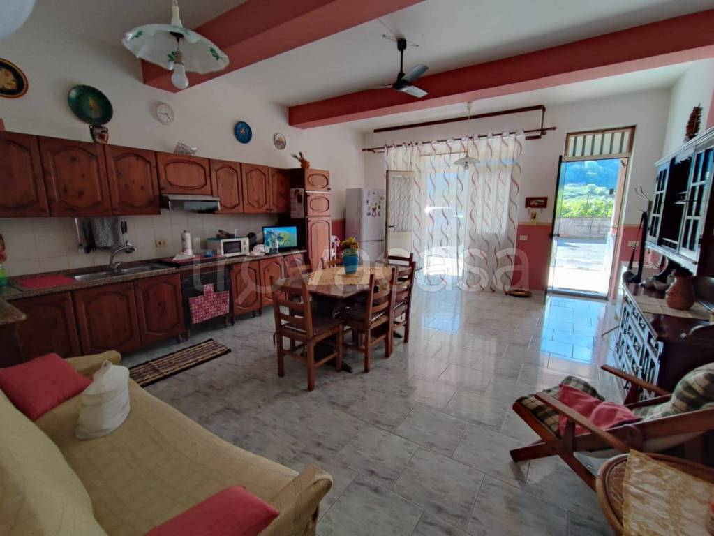 appartamento in vendita ad Acireale in zona Santa Tecla