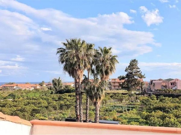 casa indipendente in vendita ad Acireale in zona Stazzo