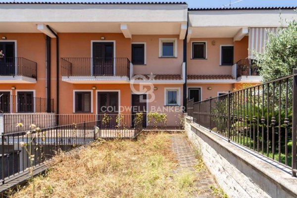 casa indipendente in vendita ad Acireale