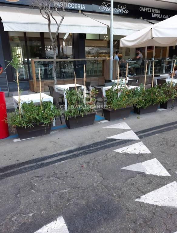 negozio in vendita ad Acireale