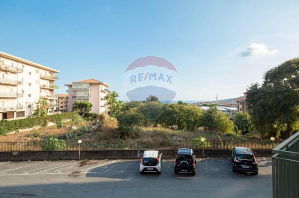 appartamento in vendita ad Acireale in zona Centro Storico