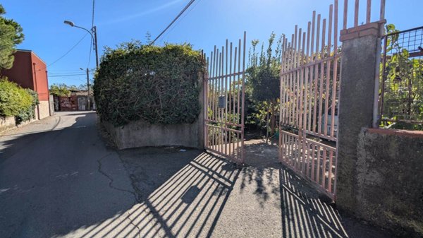 terreno agricolo in vendita ad Acireale in zona Piano d'Api